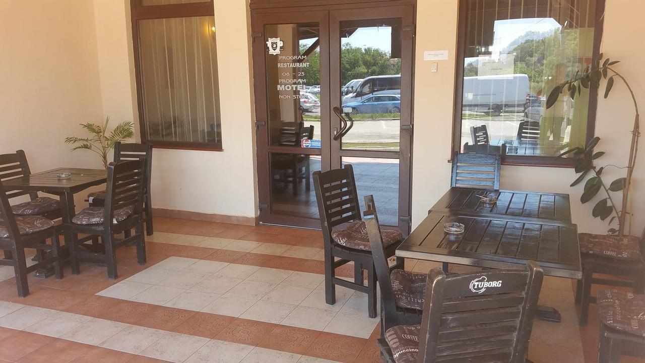 Motel Restaurant Lowe Deva Buitenkant foto