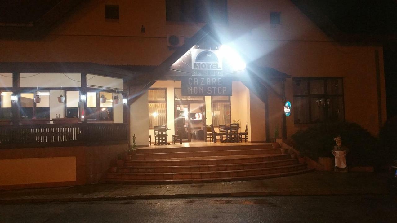 Motel Restaurant Lowe Deva Buitenkant foto