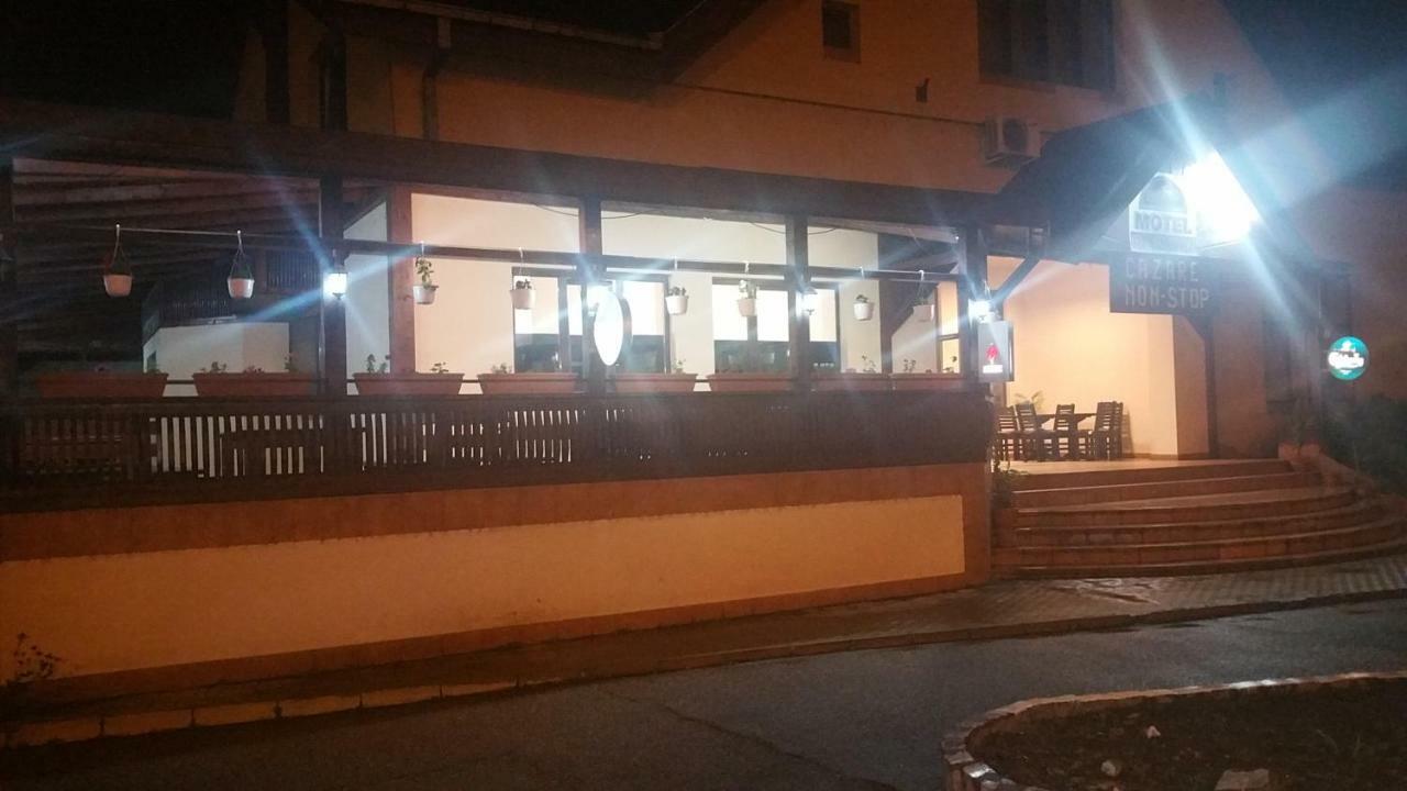 Motel Restaurant Lowe Deva Buitenkant foto